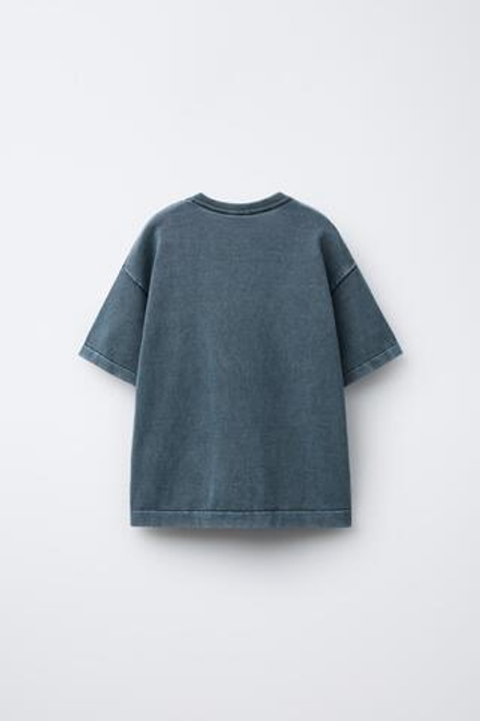 ZARA ФУТБОЛКА С ЭФФЕКТОМ И ГРАФФИТИ, СЕРЫЙ