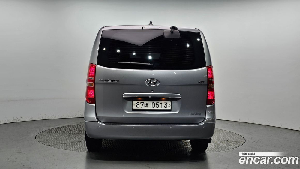 Hyundai The New Grand Starex Van 5-и местный (06.2020)