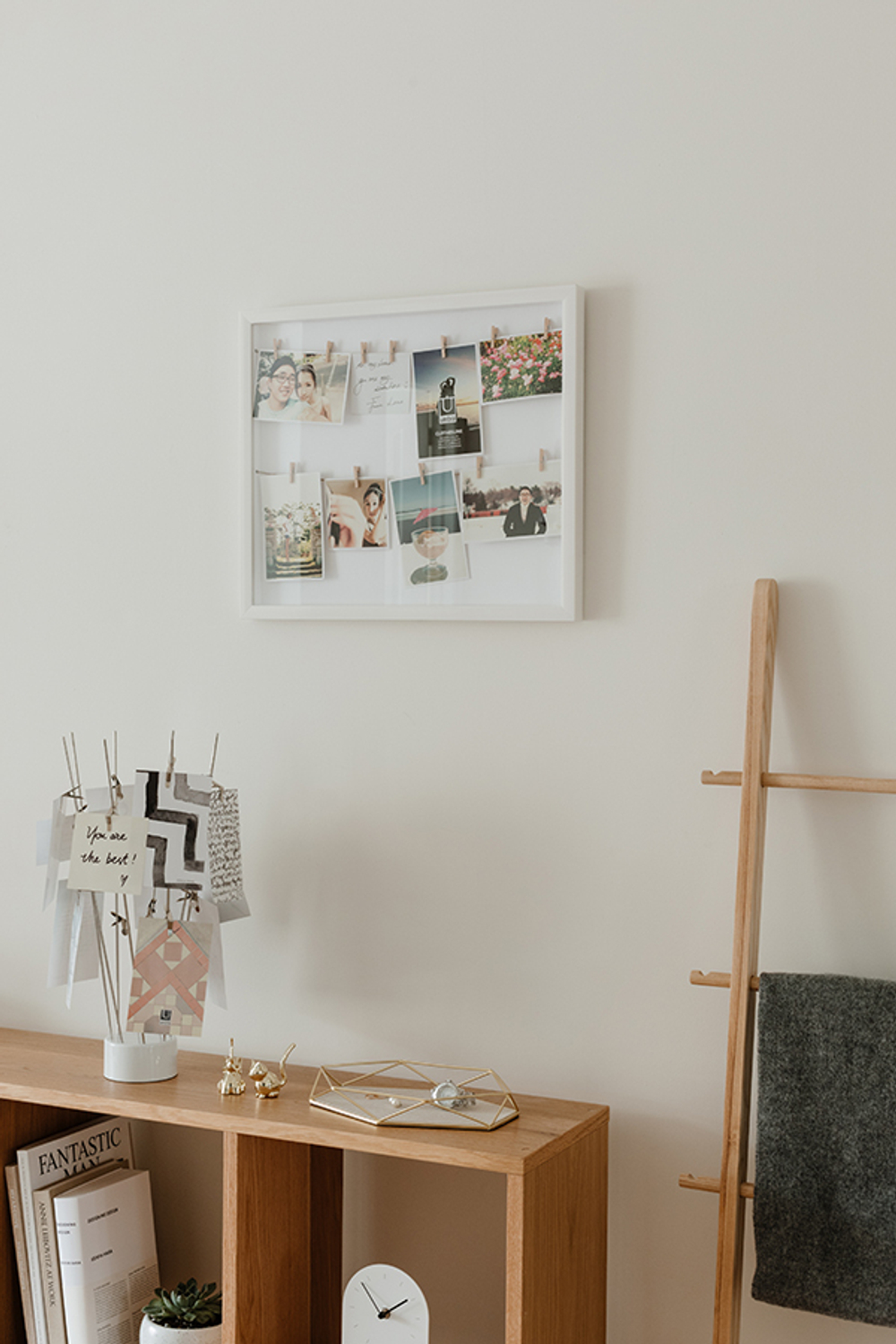 Панно с зажимами для 12 фотографий Clothesline белое, Umbra