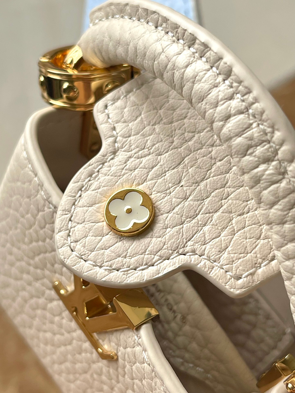 Louis Vuitton Capucines BB