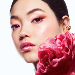 GUERLAIN KissKiss Bee Glow Oil - Блеск для губ с медом оттенок 319 Peach Glow, 9 ml