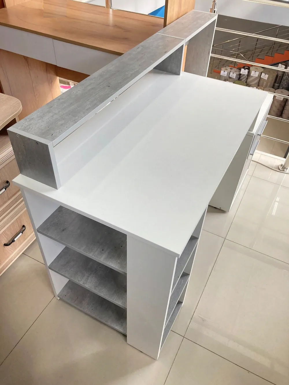 Стол комп Лайф белый/бетон