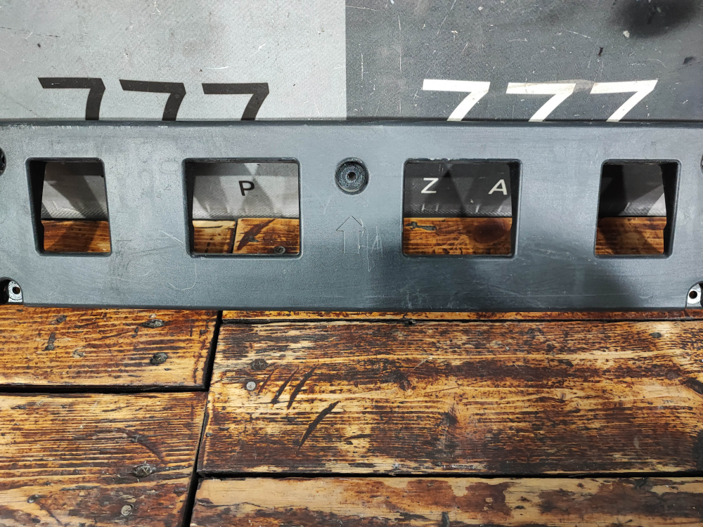 Накладка переднего бампера Площадка гос. номера Kia Sportage 5 (NQ5) 21-нв Б/У Оригинал 86529P1EA0