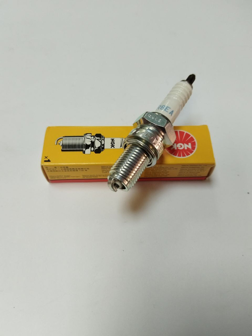 Свеча зажигания NGK DR8EA