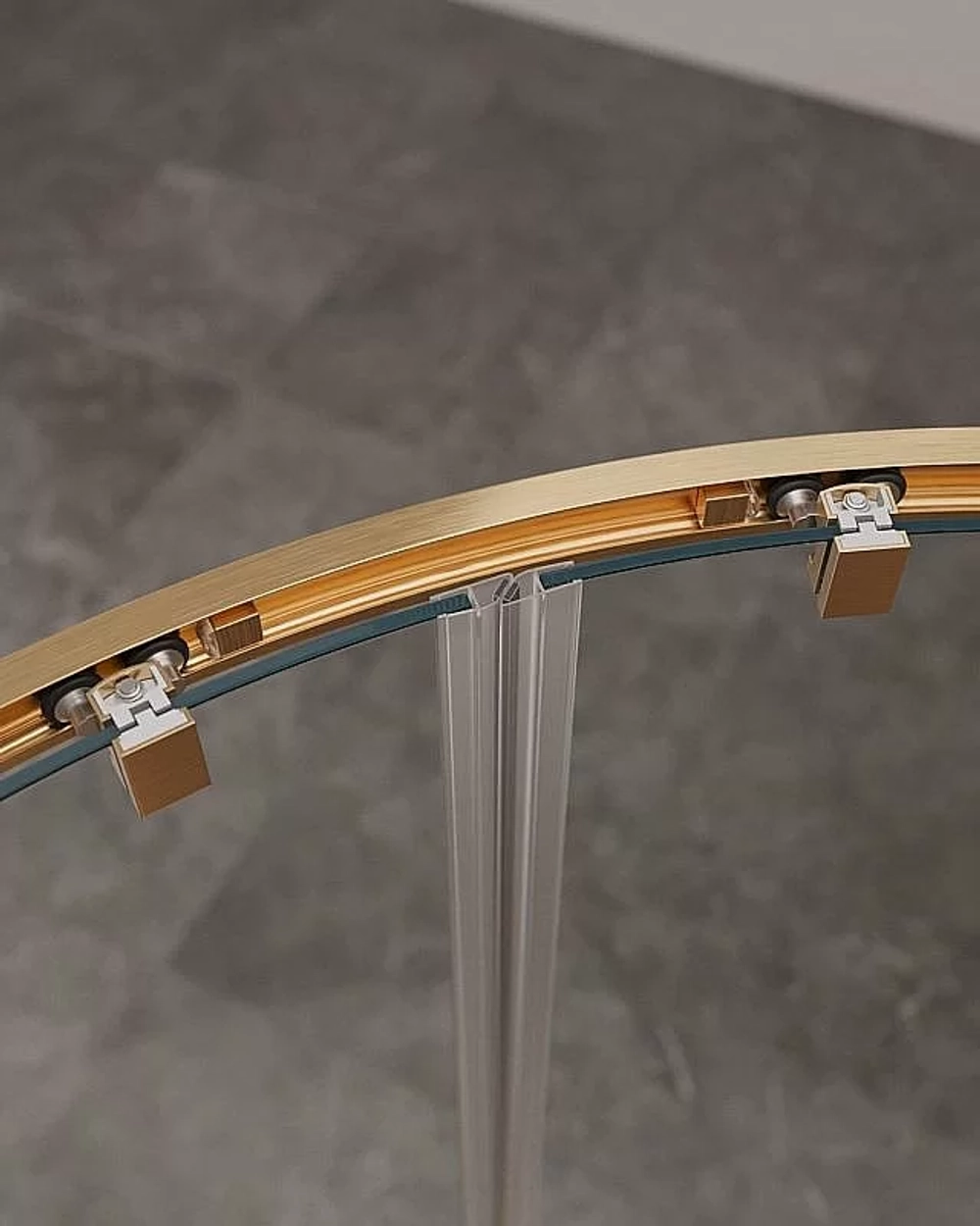 Душевой уголок Cezares Molveno 90x90 Molveno-R-2-90-C-BORO-IV стекло прозрачное/профиль матовое брашированное золото