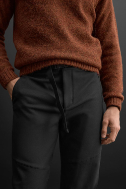 ZARA БРЮКИ ИЗ ВЫСОКОТЕХНОЛОГИЧНОЙ ТКАНИ С РЕМНЕМ, ЧЕРНЫЙ