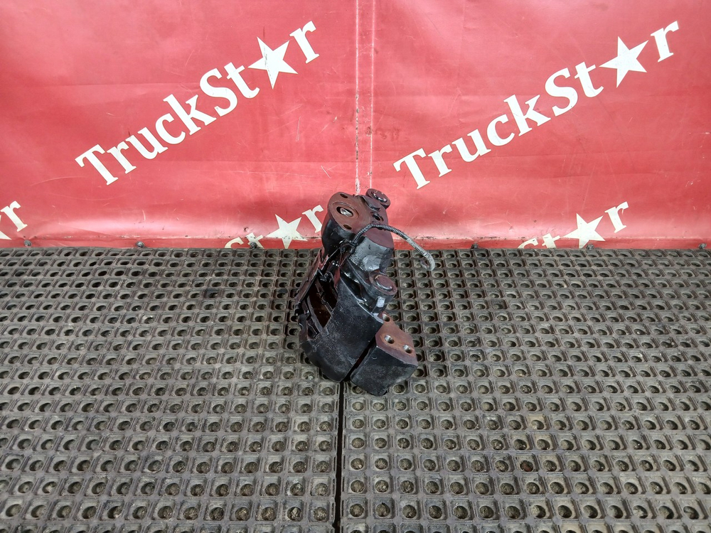 Суппорт передний правый 2023г