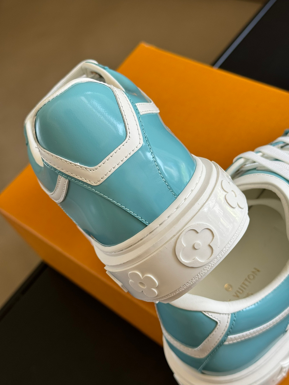 Louis Vuitton Time Out