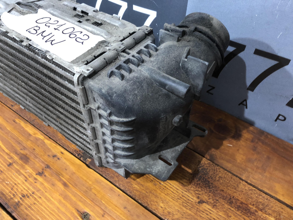 Интеркулер BMW 5-Series (F10) 09-17 Б/У Оригинал 17117618768