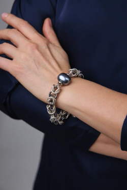 Браслет Византия биколор:серебро и графит с темно-серым плоским жемчугом Майорка