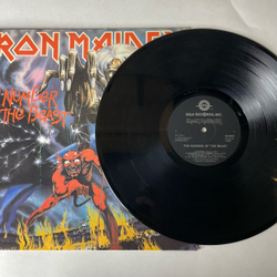 Винтажная виниловая пластинка LP Iron Maiden The Number Of The Beast (Россия 1993)
