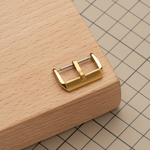 Стильная застежка, цвет золото