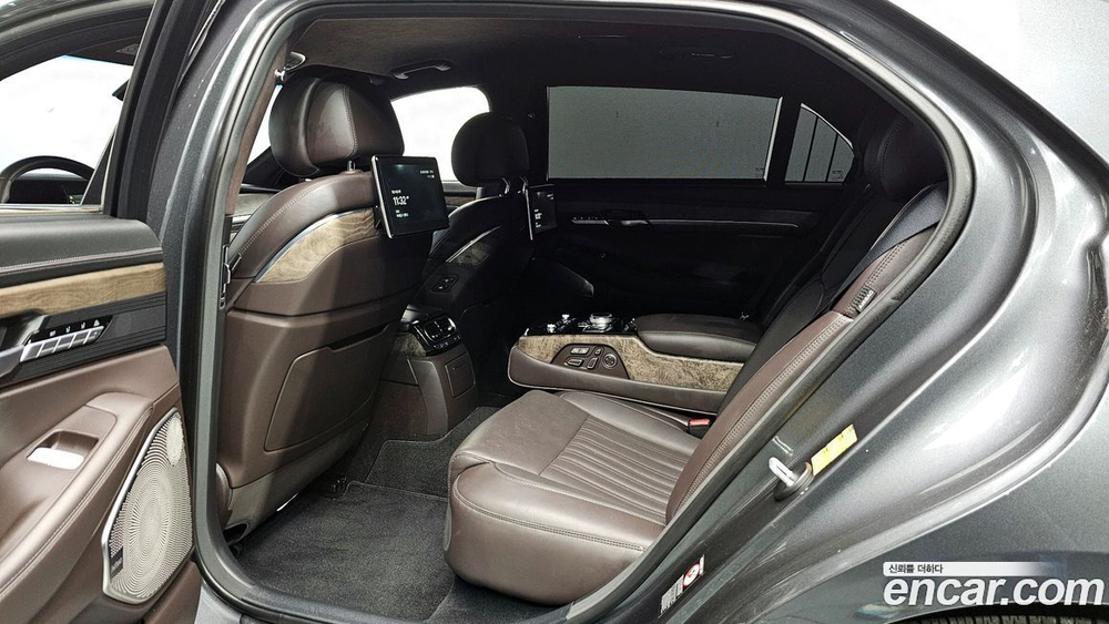 Genesis G90 3.8 AWD (08.2019)