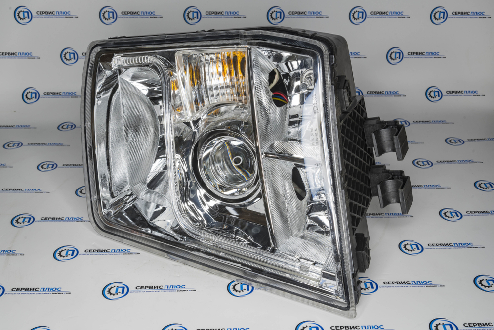 Фара X3000 правая тягач с корректором LED DZ97189723261