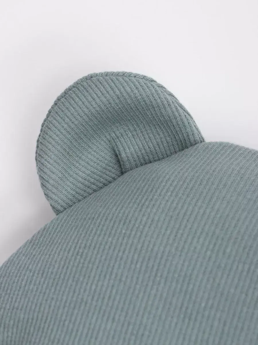 Шапка для мальчика осенняя с ушками и снуд