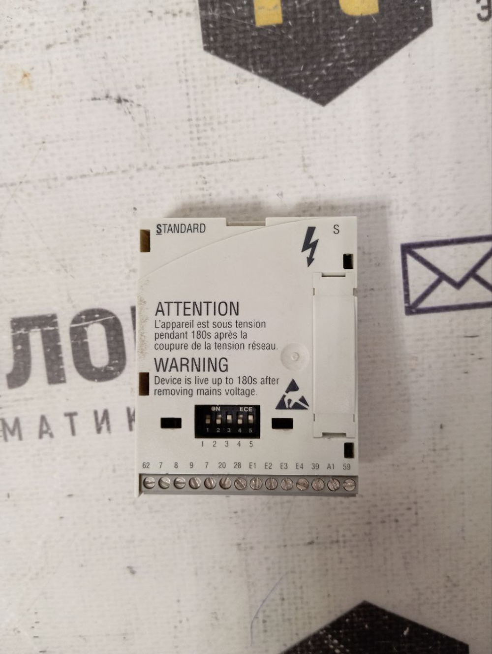 Lenze E82ZAFS001 б/у