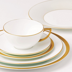 Wedgwood - Тарелка для завтрака Jasper Conran Gold 23см / артикул   40000211  / GTIN 701587001816