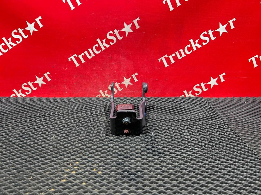 Кронштейн подвески кабины правый