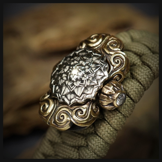 Замок для браслета из паракорда "Лотос" биметалл