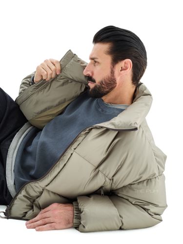 Короткий стеганый пуховик в цвете хаки