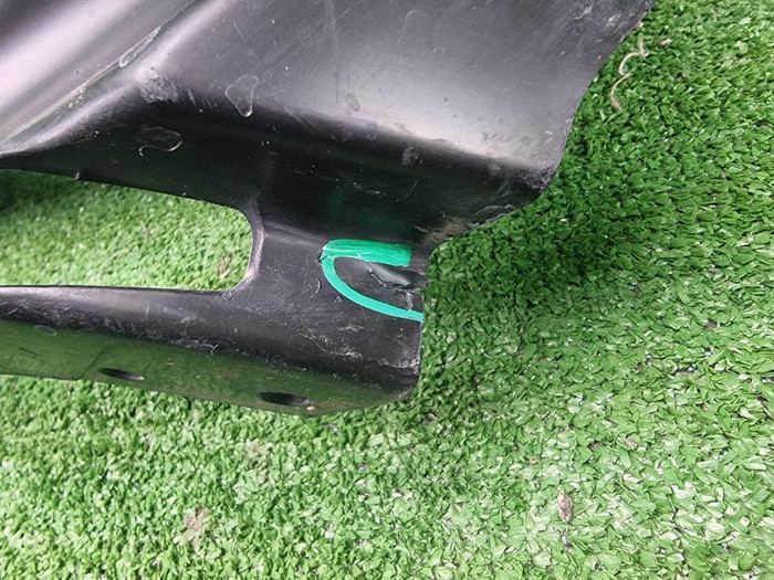 Кронштейн переднего бампера лев. BMW X6M F96 19-23