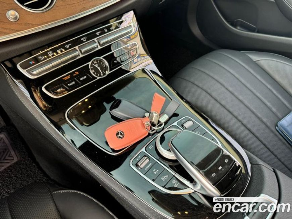 Mercedes-Benz E-Class W213 E300e 4MATIC Exclusive (09.2020)