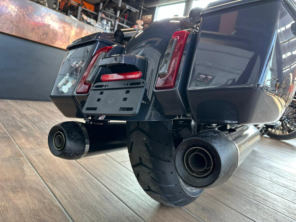 Harley-Davidson CVO Street Glide ST, 2026 "Inferno Gray"