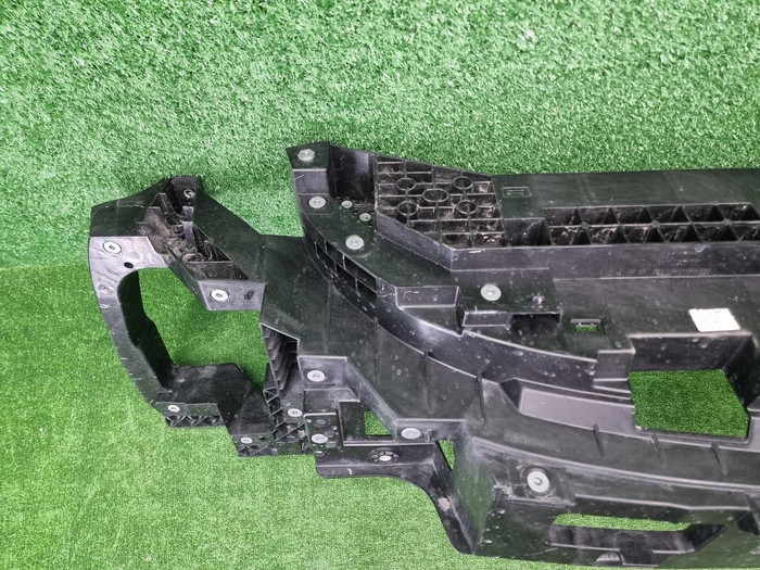 Телевизор Lixiang L6 (2024-н.в.)