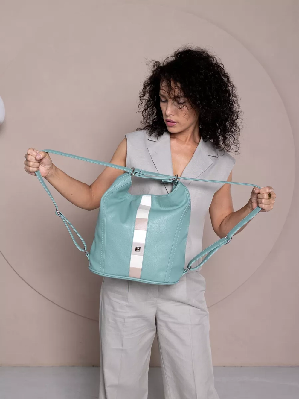 Сумка рюкзак большая через плечо трансформер