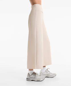 OYSHO Брюки широкого кроя в рубчик, норка