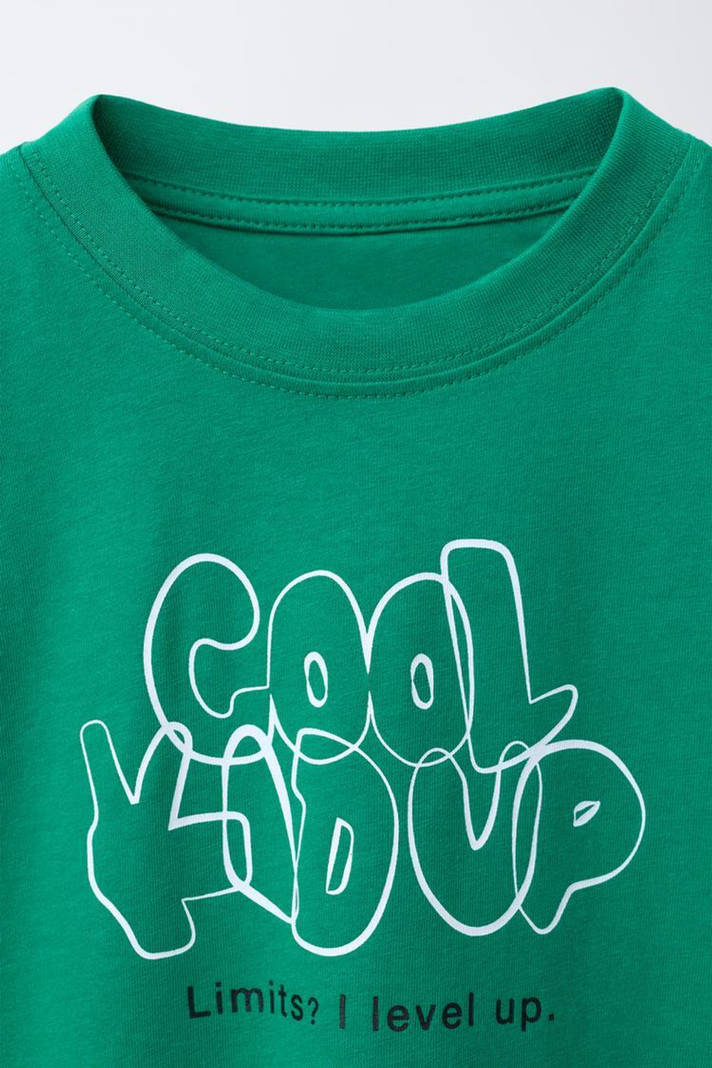 ZARA ФУТБОЛКА С ГРАФФИТИ-ПРИНТОМ, ЗЕЛЕНЫЙ