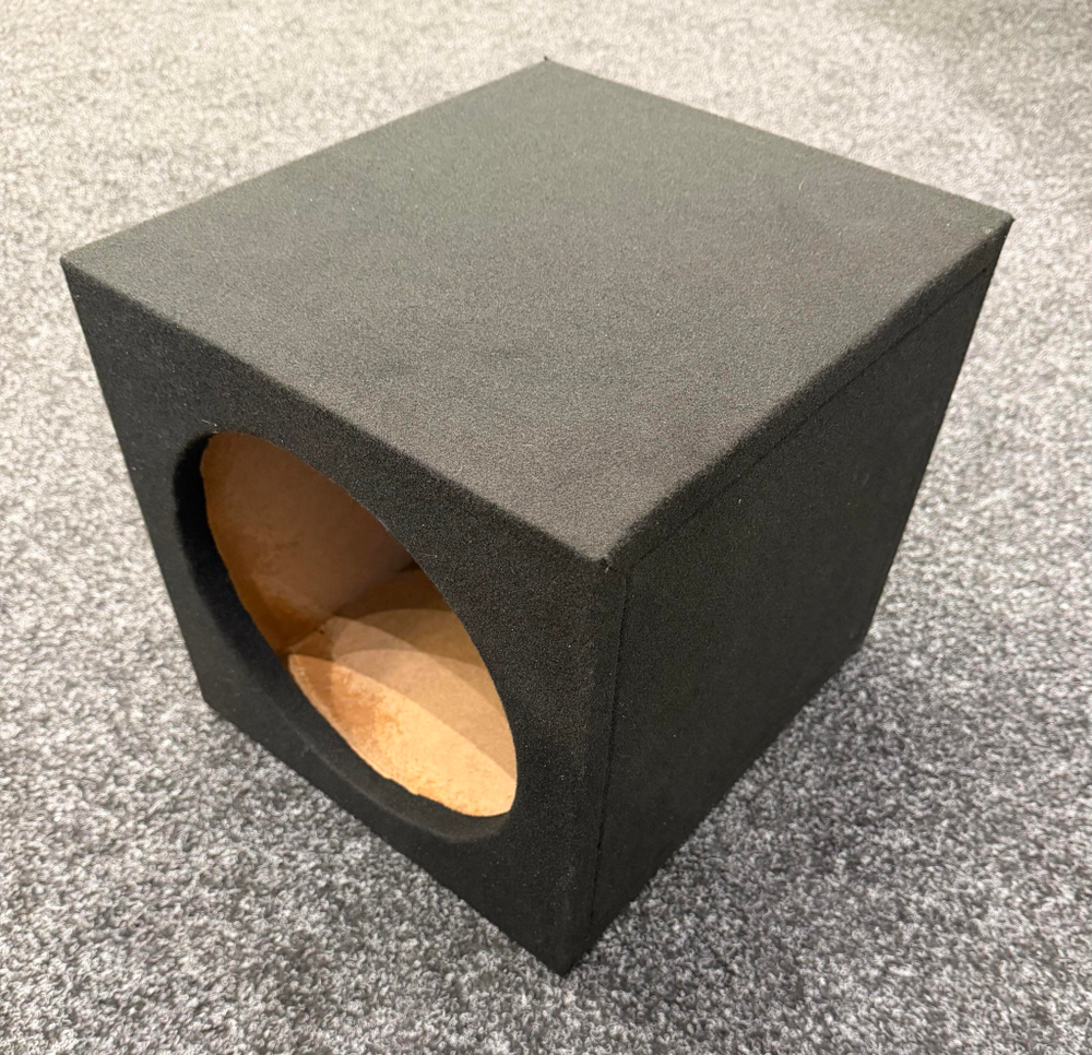 Zatvorena kutija za subwoofer 12 inča