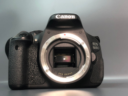 Canon 600D Kit 18-55mm 3.5-5.6 IS STM 17.000 кадров