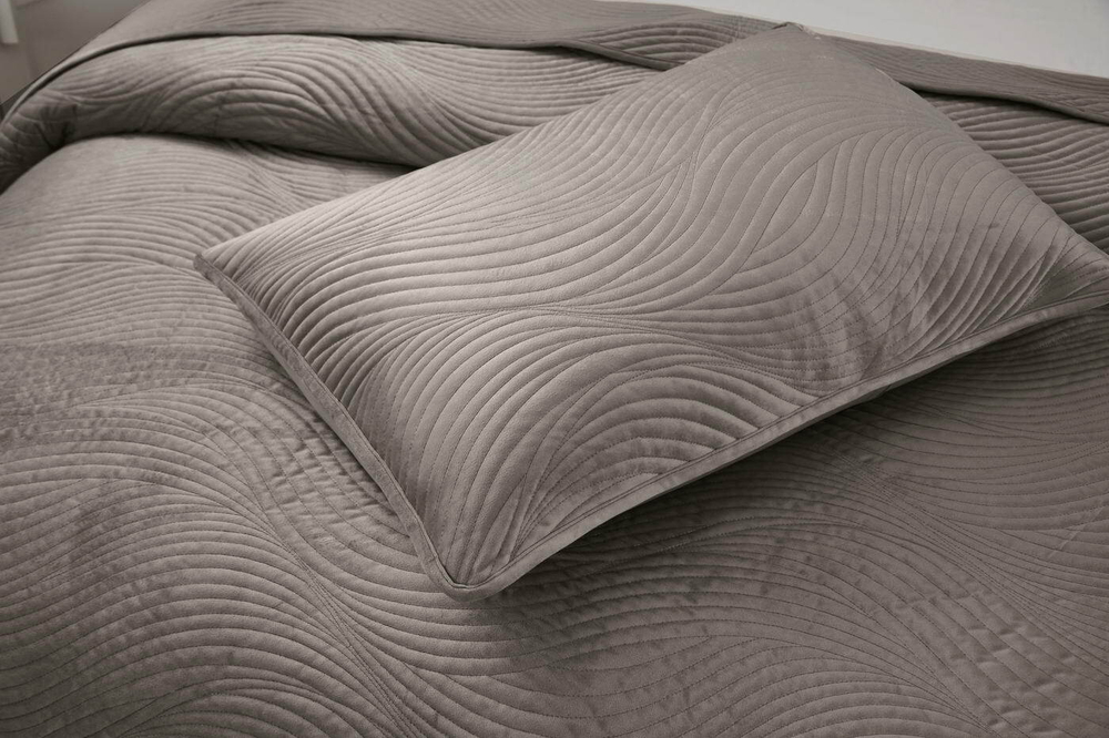 Покрывало 160х220 и наволочка 50x70 Sofi De MarkO Жизель капучино