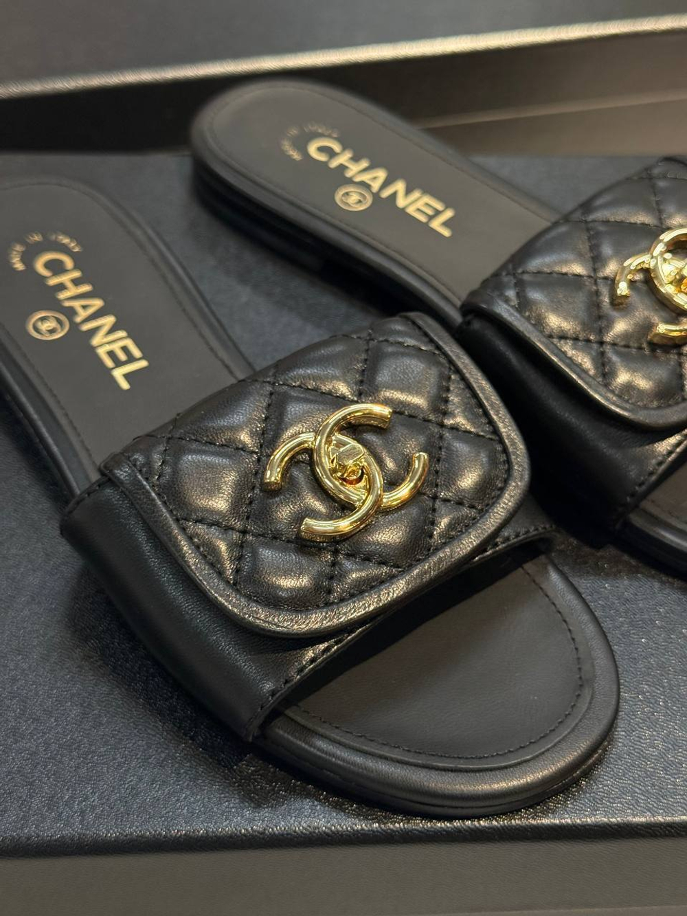 Шлепанцы CHANEL