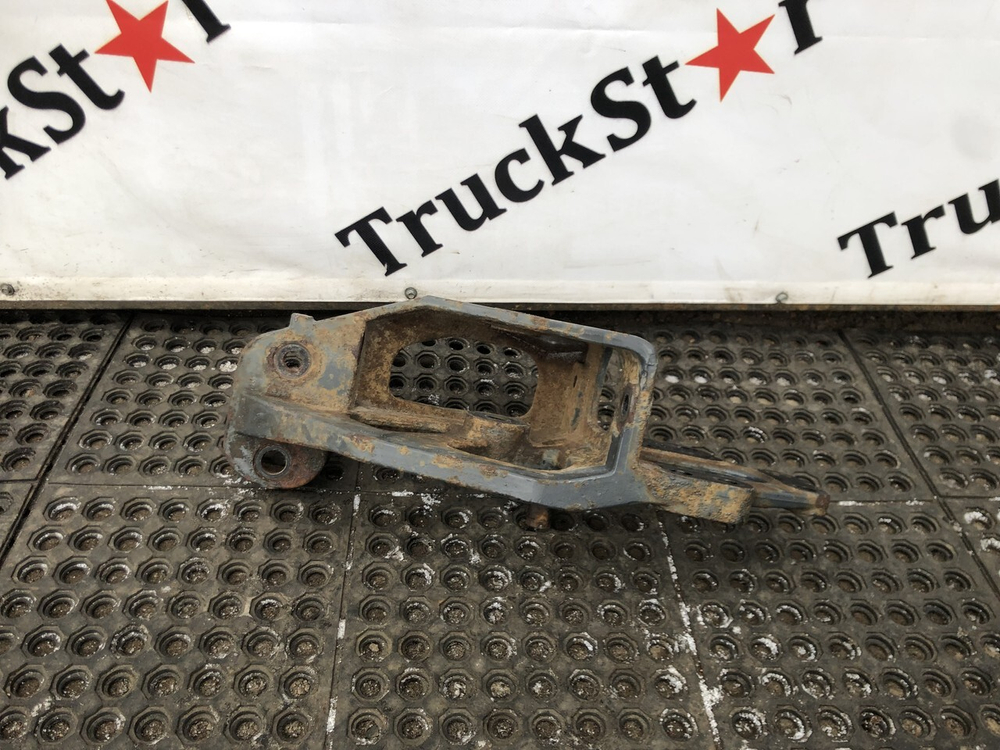 Кронштейн рессоры передней правый