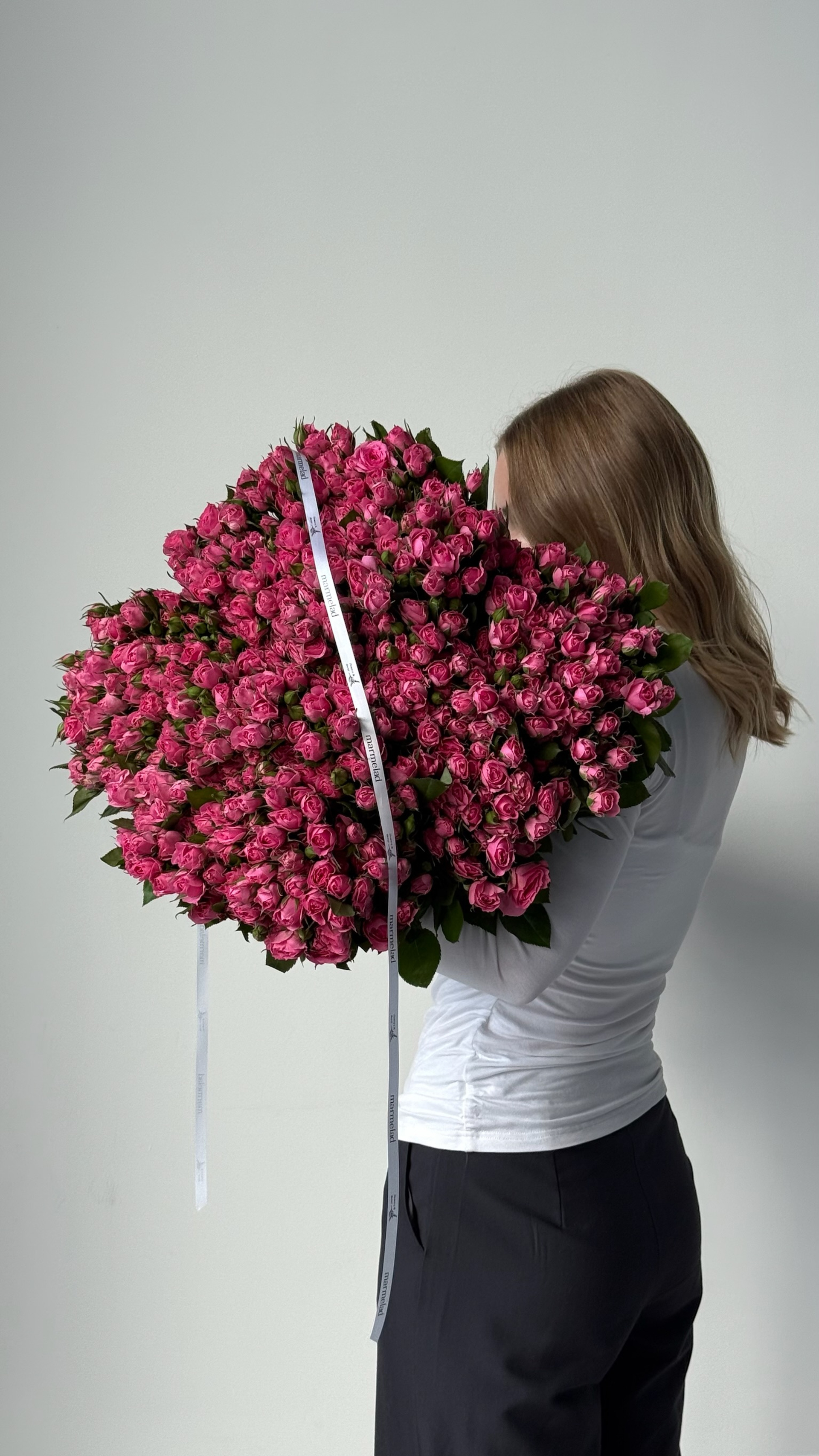 <span>Большая поставка кустовой розы от 200р</span>