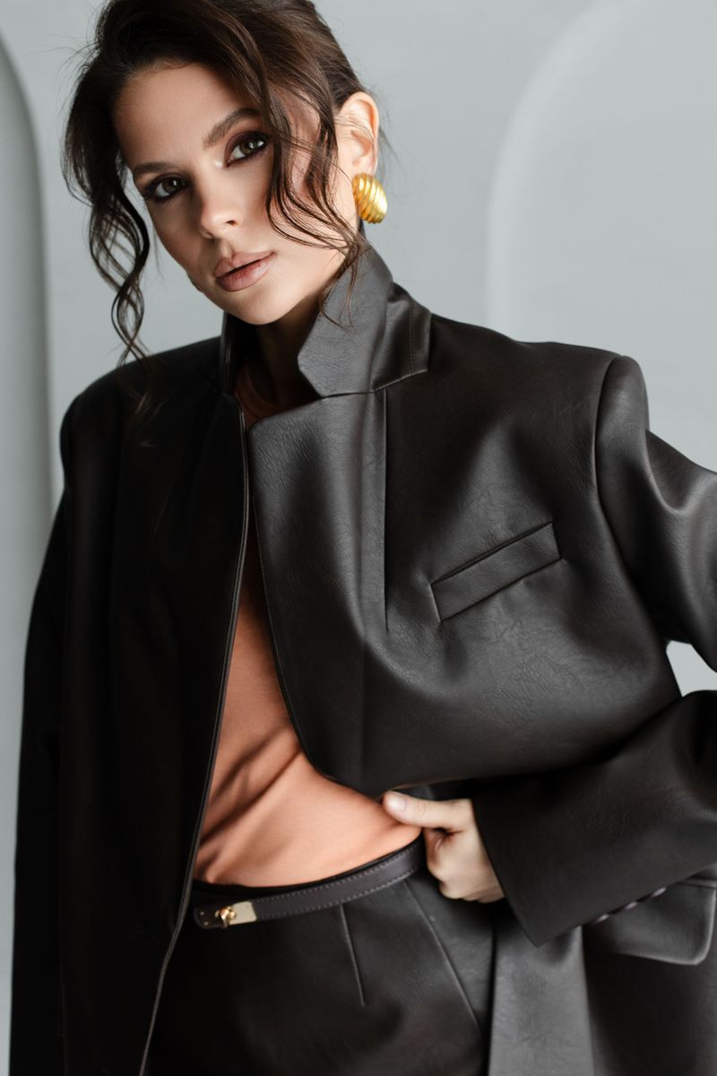 Жакет OVER из эко-кожи темно-коричневый