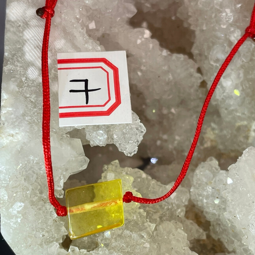 33292 Янтарь Браслет красная нить