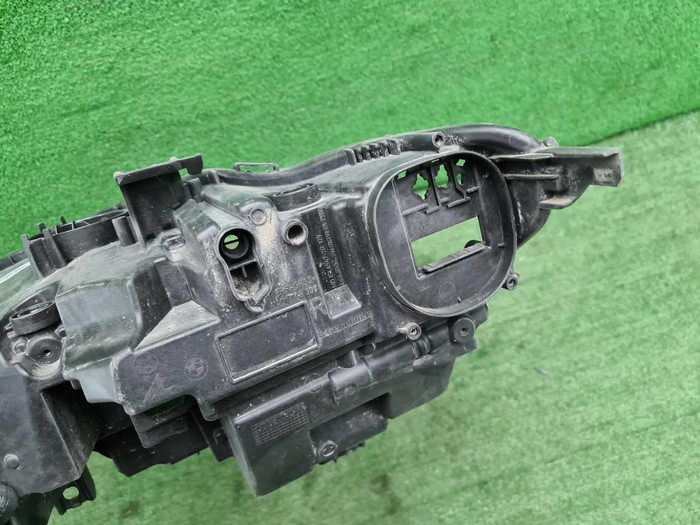 Корпус фары правый BMW 8er G14 G15 G16 (2018-2022)