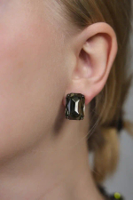 Серьги пусеты серые прямоугольные кристаллы, оттенок графит