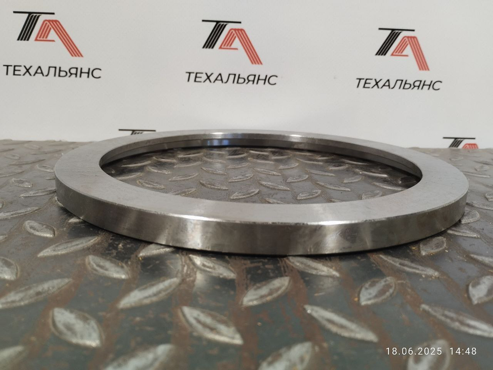 Втулка 21T-72-15860