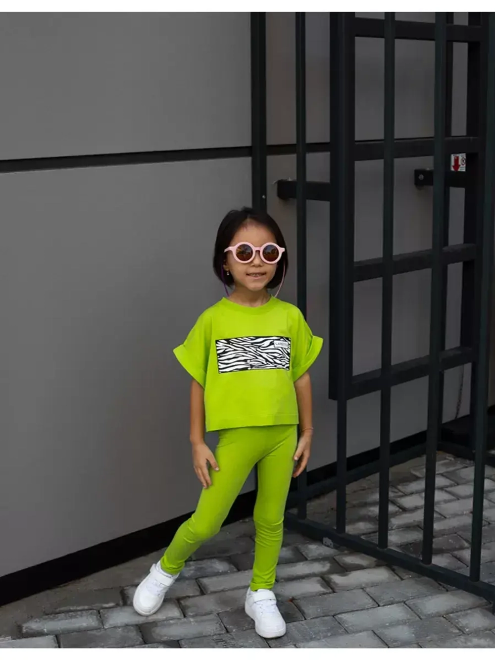 Костюм для девочки на осень