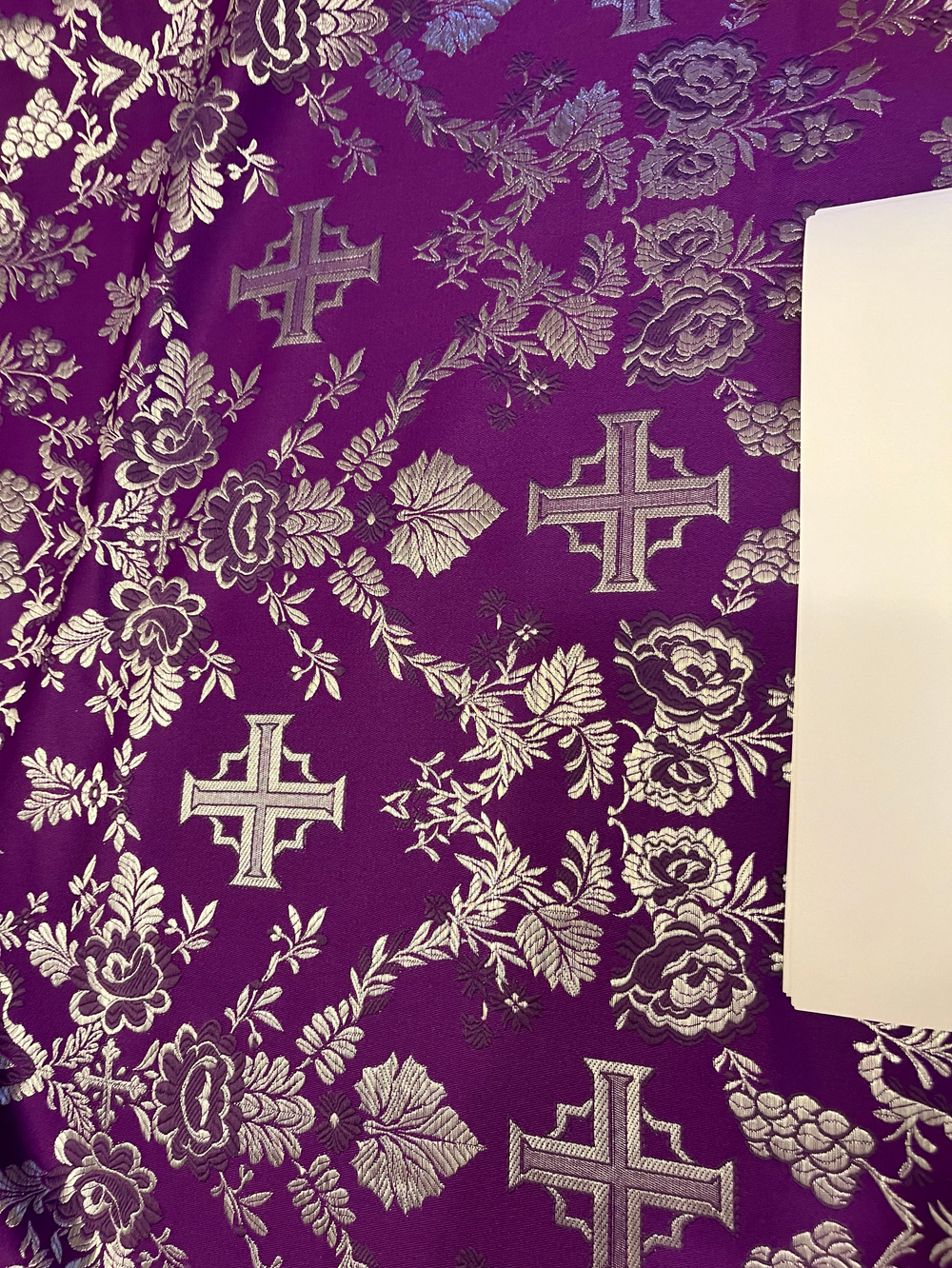 Пелена фиолетовая с серебром из шелка.