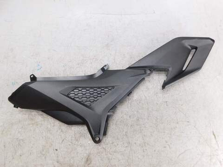 Пластик боковой правый Honda NC750X RH09 83511-MKW-D00
