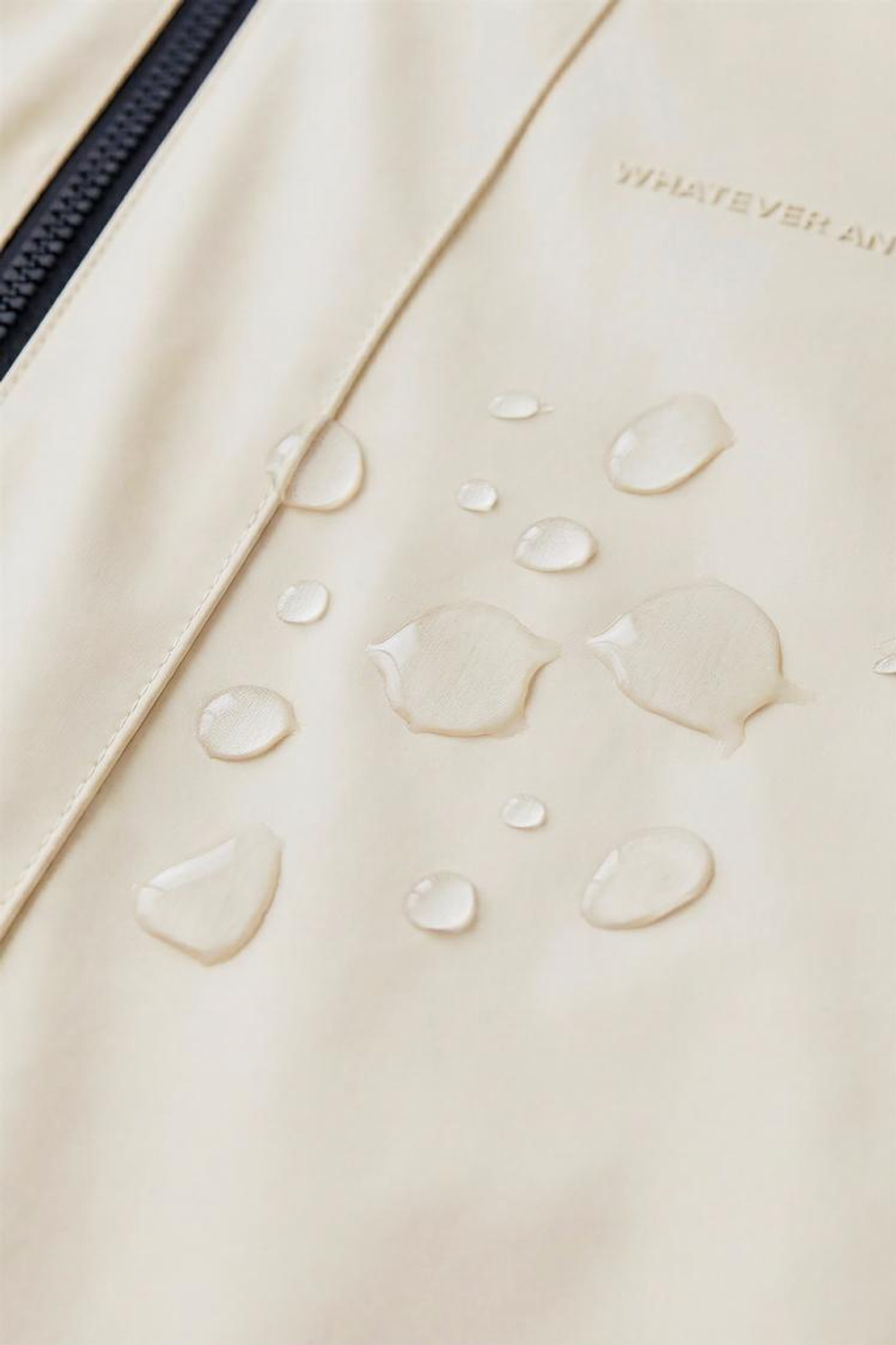 ZARA ПРОРЕЗИНЕННАЯ КУРТКА С КАПЮШОНОМ WATER REPELLENT, ЦВЕТ СЛИВОЧНОГО МАСЛА
