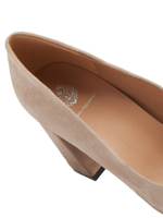 Женские комбинированные туфли бежевые с черной отделкой