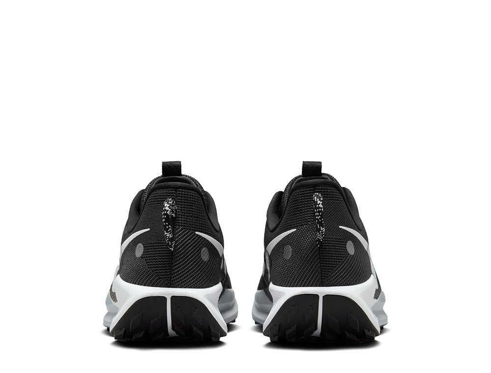 Кроссовки для бега мужские Nike ReactX Pegasus Trail 5 M Черно-Белый