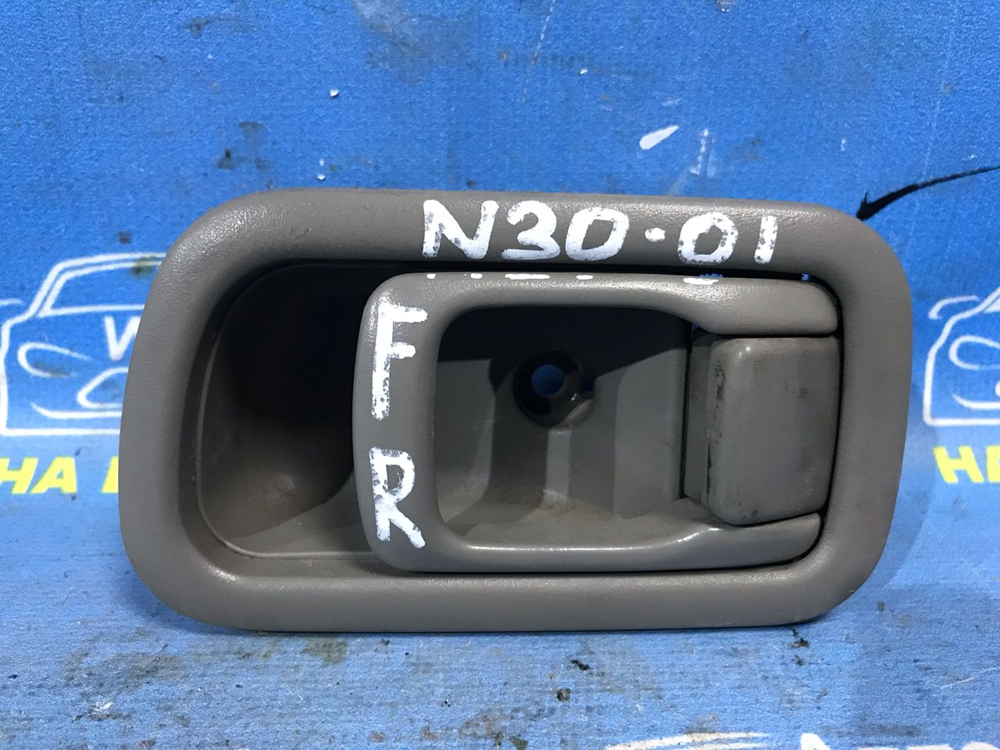 Ручка двери передней правой салонная NISSAN R'NESSA 1997-2001