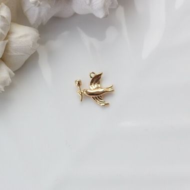 Подвеска Птица голубь с розой 15*15 мм, позолота, П200